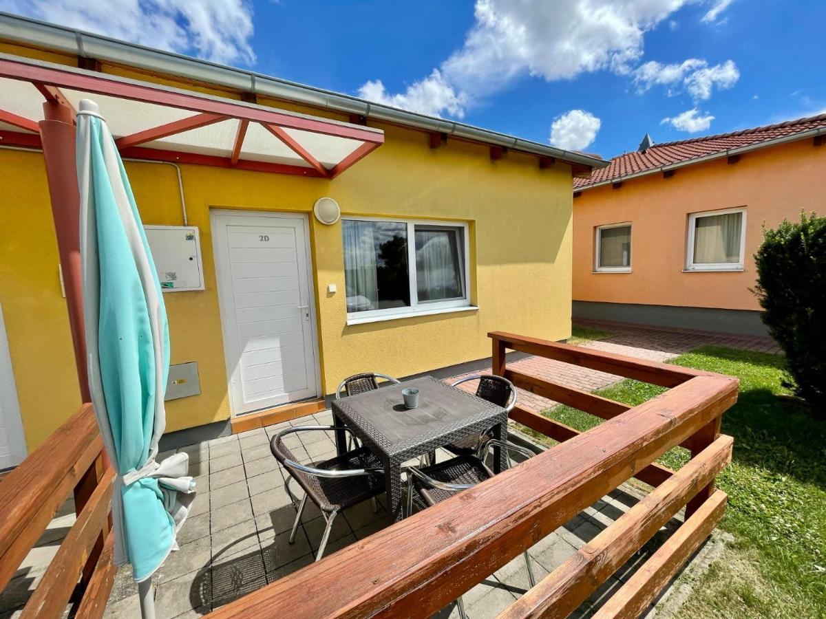 Holiday Village Сенец Экстерьер фото