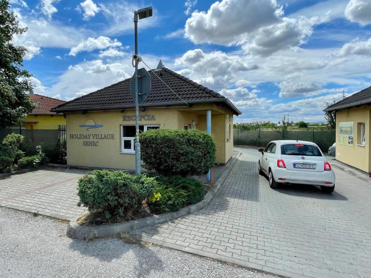 Holiday Village Сенец Экстерьер фото