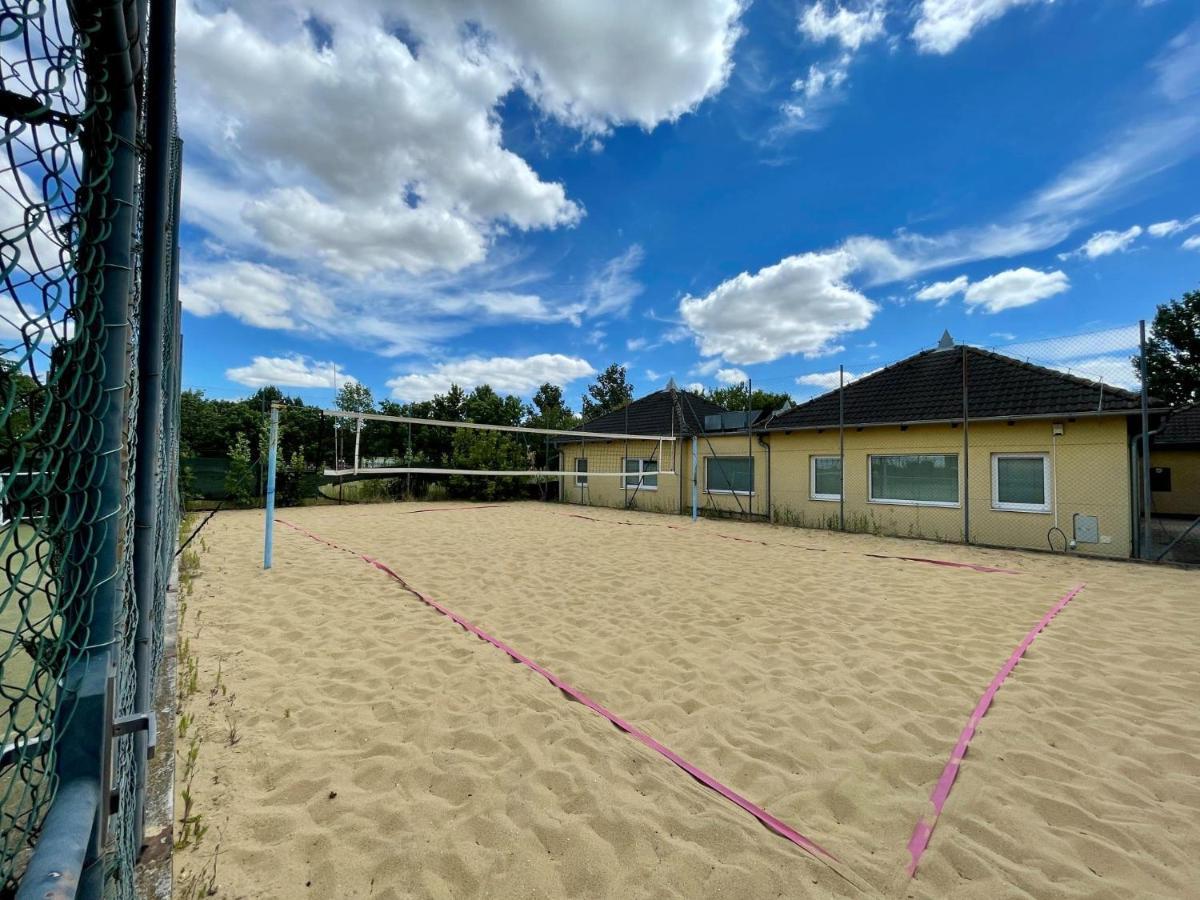Holiday Village Сенец Экстерьер фото