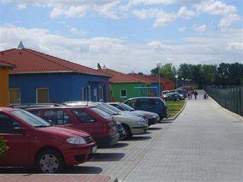Holiday Village Сенец Экстерьер фото